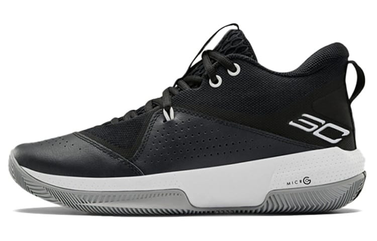 UNDER ARMOUR SC 3ZER0 IV LOW-TOP BLACK